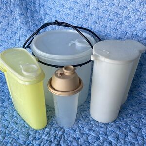 Tupperware White and Yellow Drinkware Set